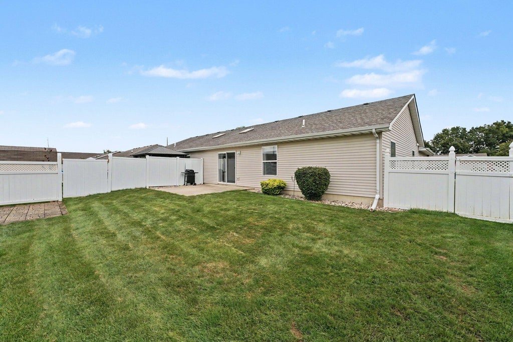 Photo of 9166 Morton Street, Merrillville, IN 46410 (MLS # 845066)