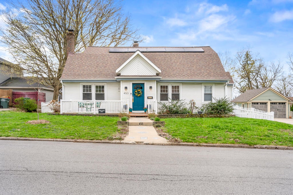 Photo of 453 Chestnut Street, Valparaiso, IN 46385 (MLS # 840744)