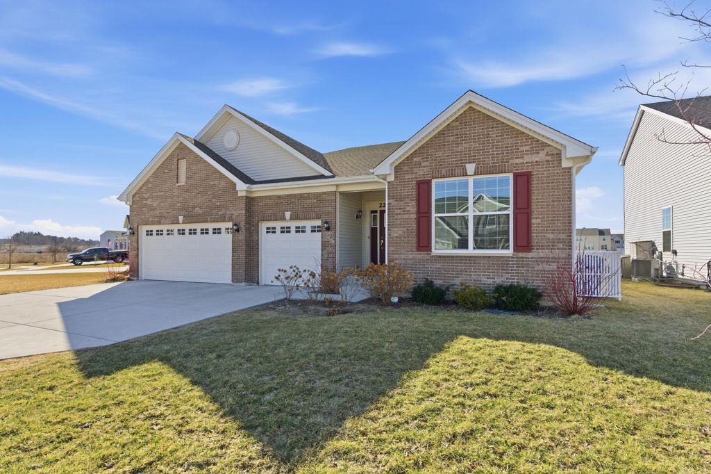 Photo of 2215 E 109th Place, Crown Point, IN 46307 (MLS # 834853)