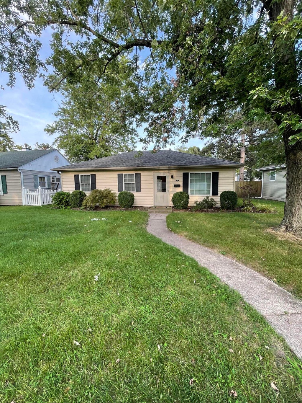 Photo of 243 N Cline Avenue, Griffith, IN 46319 (MLS # 845371)