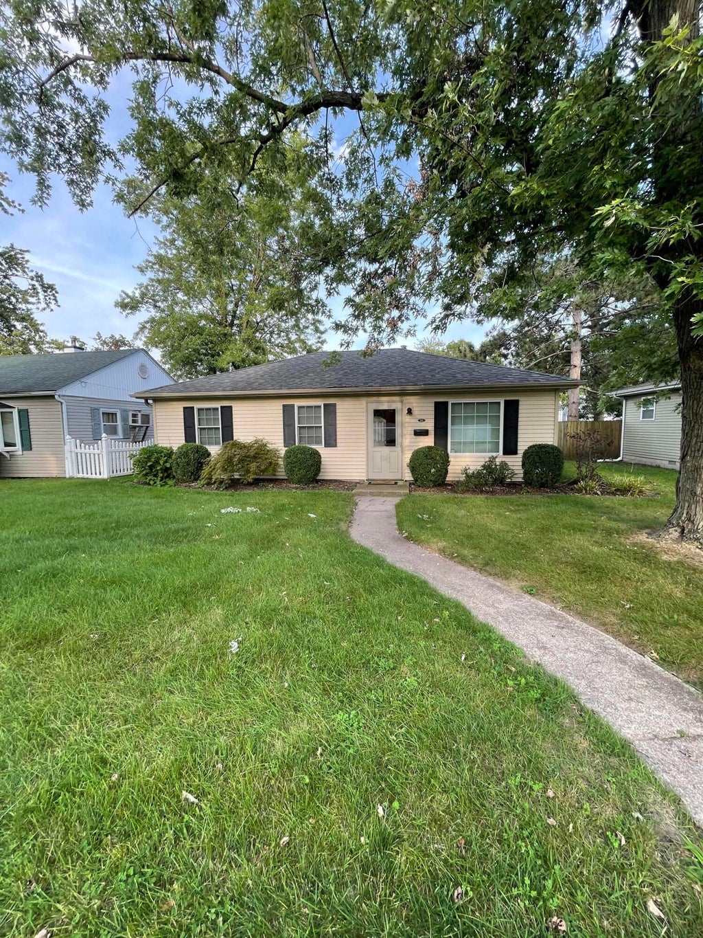 Photo of 243 N Cline Avenue, Griffith, IN 46319 (MLS # 845371)