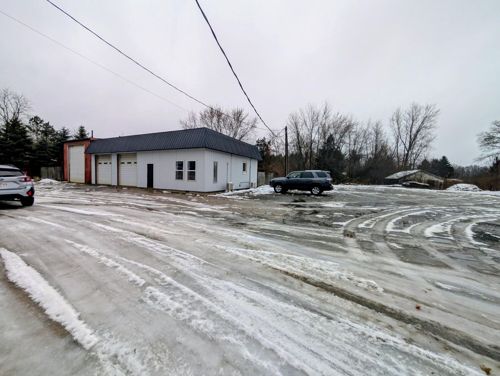 Photo of 431 E Us Highway 6, Valparaiso, IN 46383 (MLS # 833709)