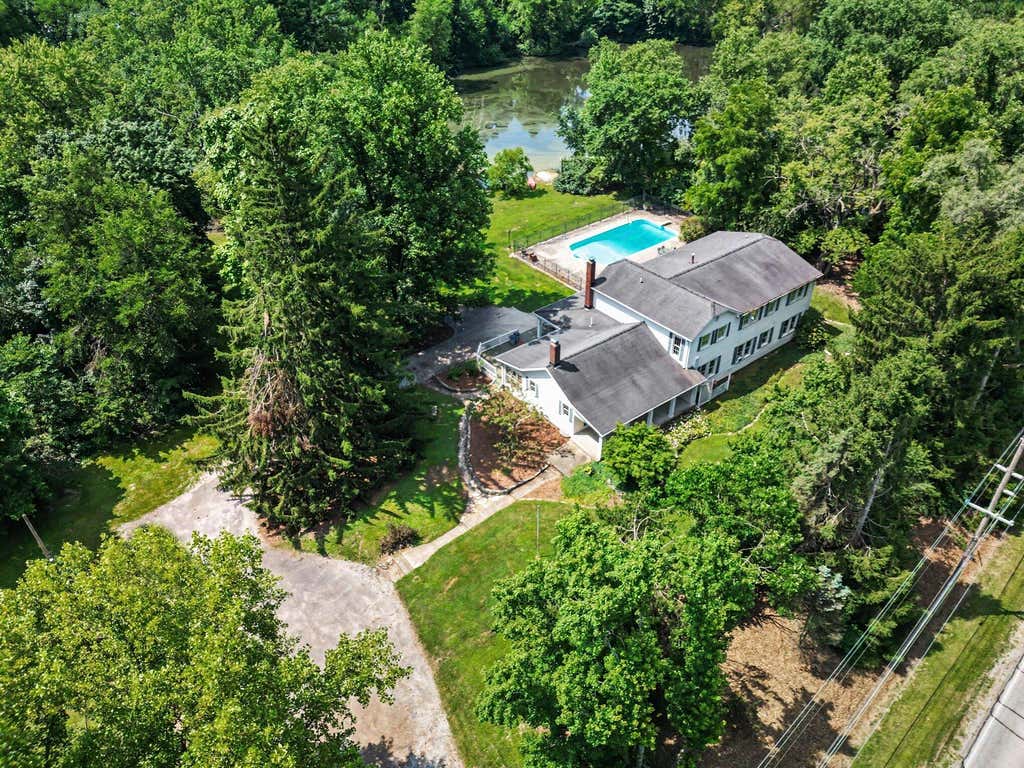 Photo of 238 W Joliet Road, Valparaiso, IN 46385 (MLS # 842442)