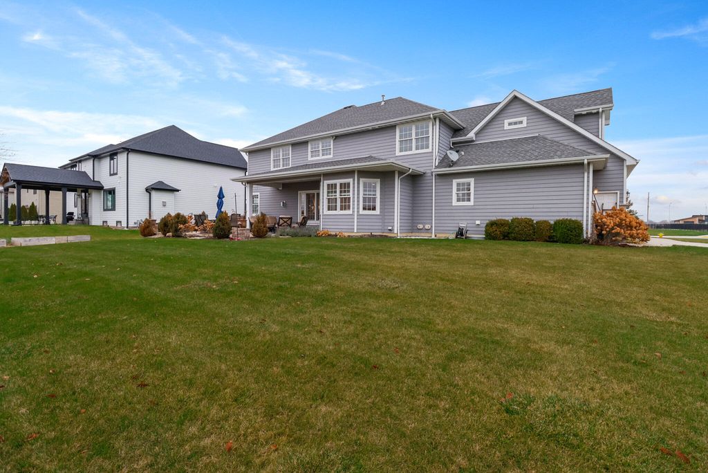 Photo of 10230 Barbara Lane, Munster, IN 46321 (MLS # 831037)