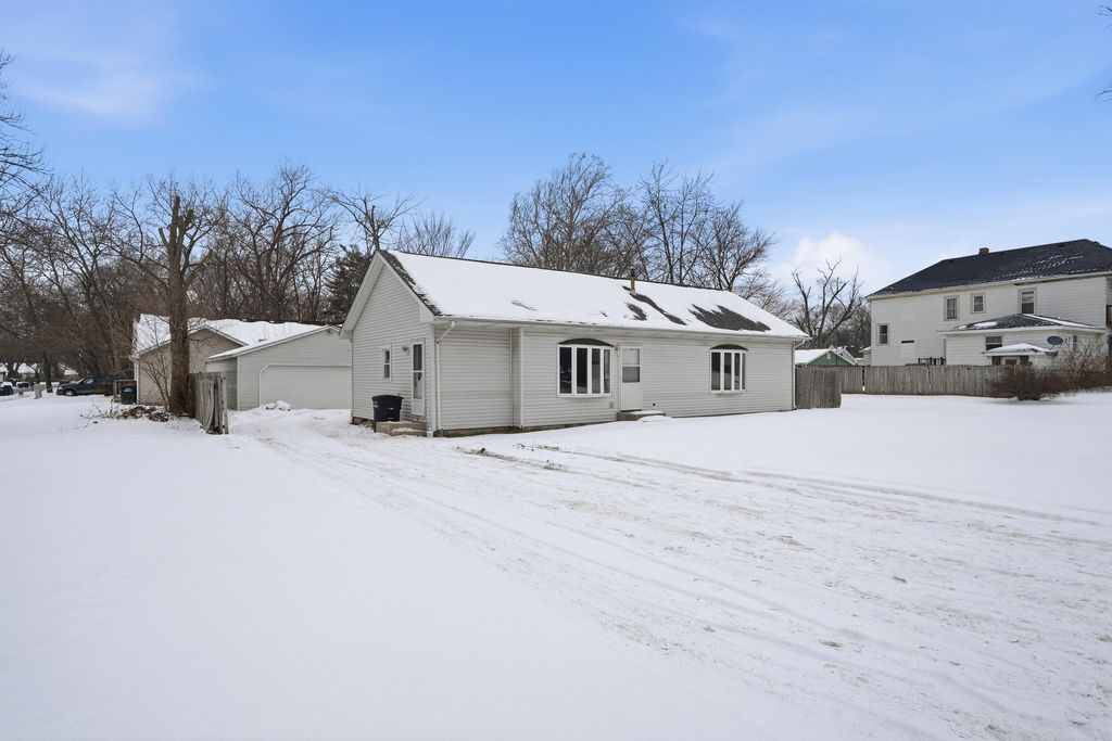 Photo of 2832 Willowdale Road, Portage, IN 46368 (MLS # 833745)