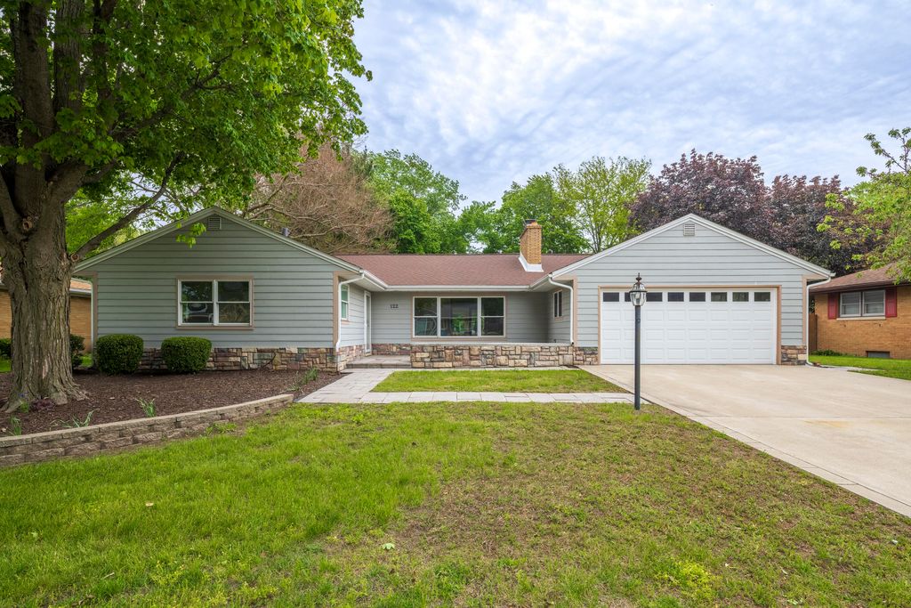 Photo of 122 Boyd Circle, Michigan City, IN 46360 (MLS # 838787)