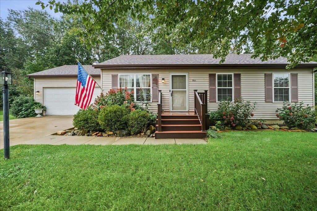 Photo of 906 Lilly Court, La Porte, IN 46350 (MLS # 846281)