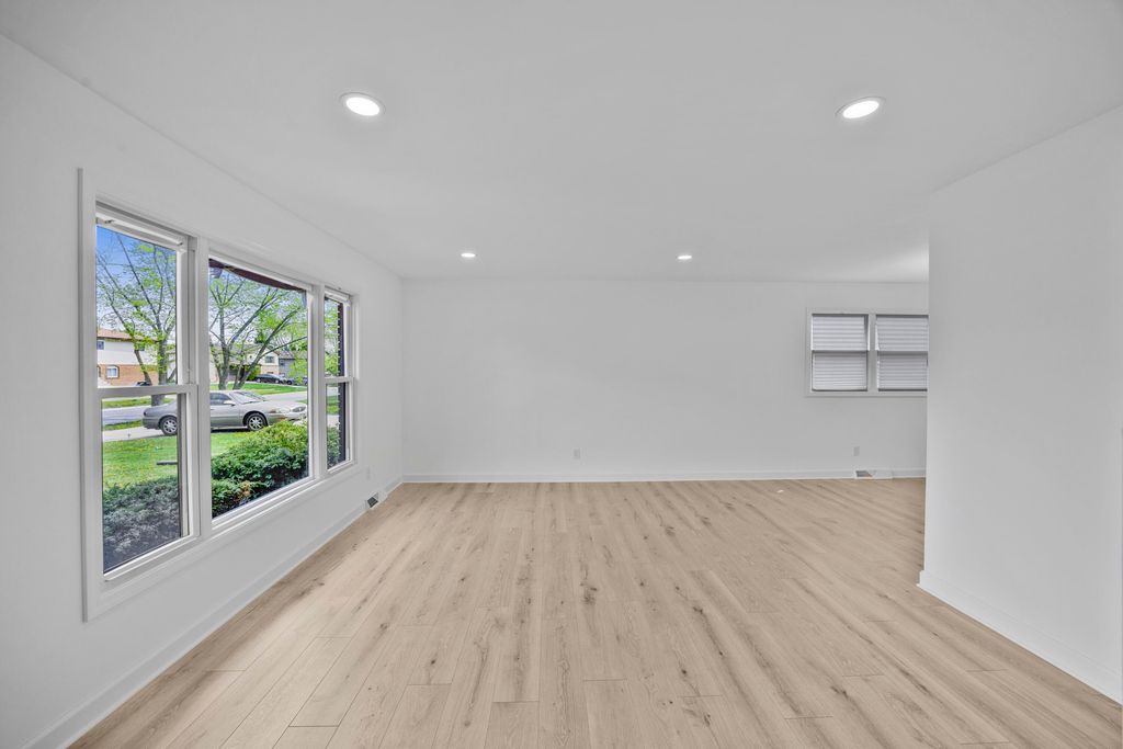 Photo of 4019 W 76th Lane, Merrillville, IN 46410 (MLS # 837384)