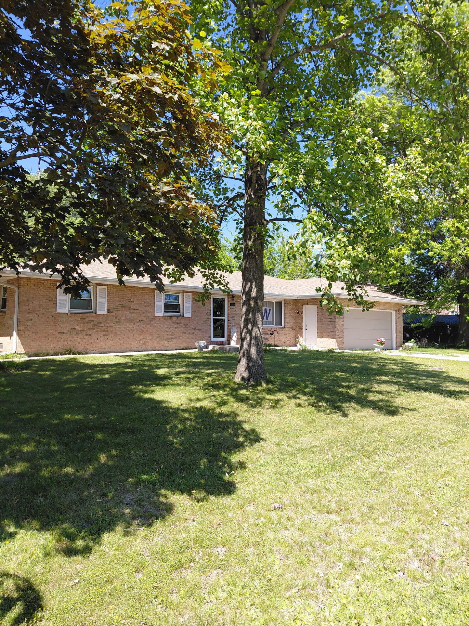 Photo 1 of 25 — 1749 Green Meadow Lane, Chesterton, IN 46304