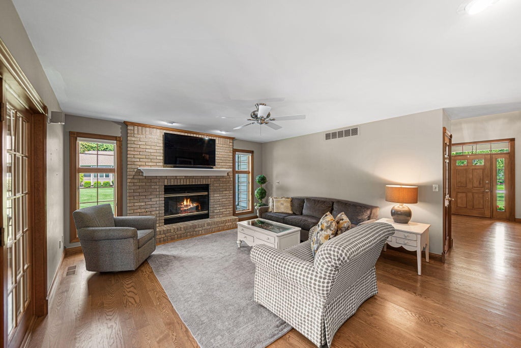 Photo of 592 Shatz Drive N, Valparaiso, IN 46385 (MLS # 843444)