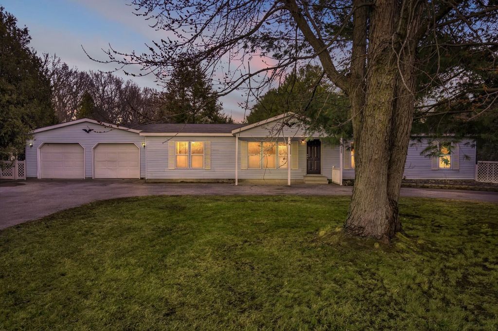 Photo of 14865 Heritage Drive W, Wheatfield, IN 46392 (MLS # 834827)