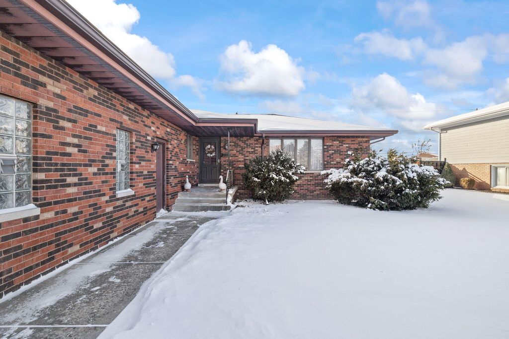 Photo of 8120 Tapper Avenue, Munster, IN 46321 (MLS # 833321)