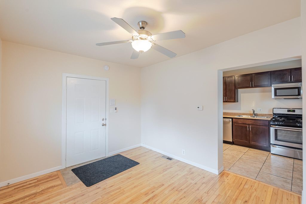 Photo of 555 S Locust Street #2, Valparaiso, IN 46383 (MLS # 837096)