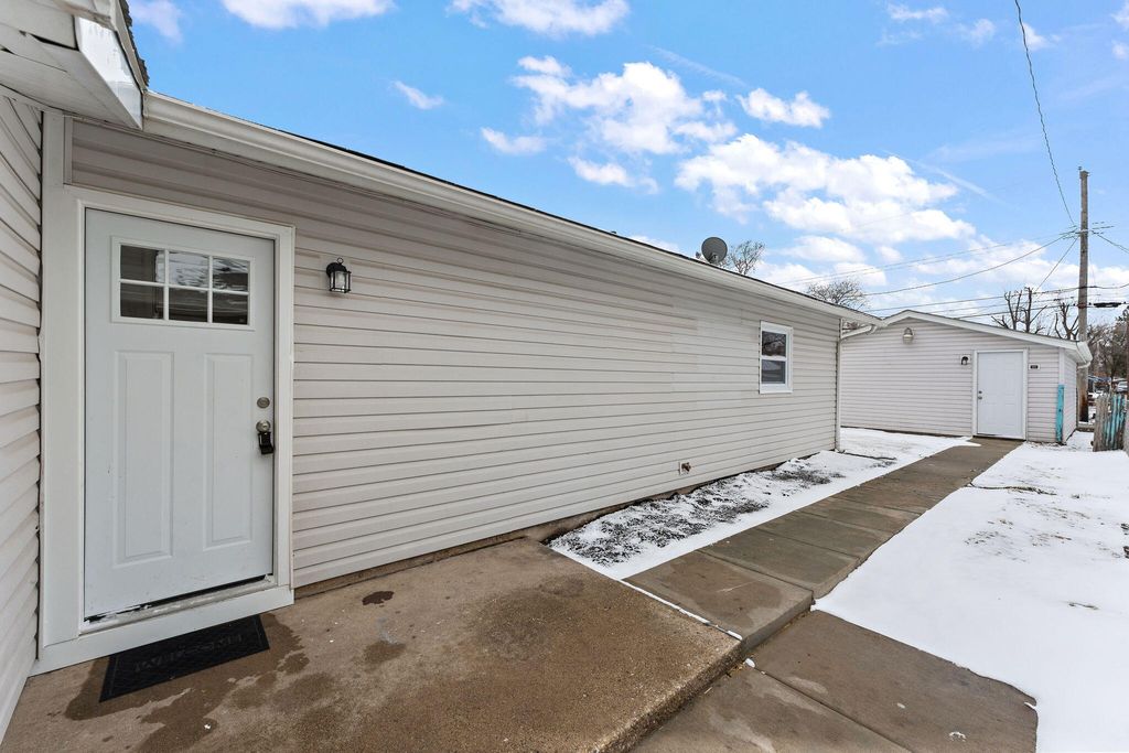 Photo of 6402 New Hampshire Avenue, Hammond, IN 46323 (MLS # 835593)