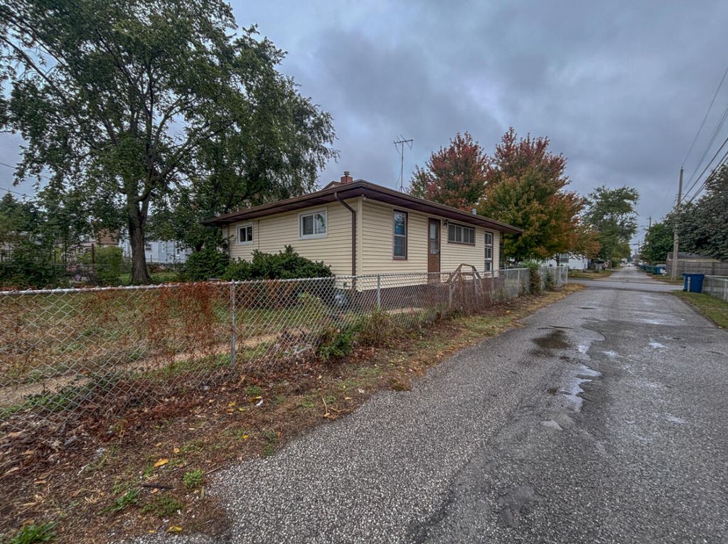 Photo of 6844 Ridgeland Avenue, Hammond, IN 46324 (MLS # 829374)
