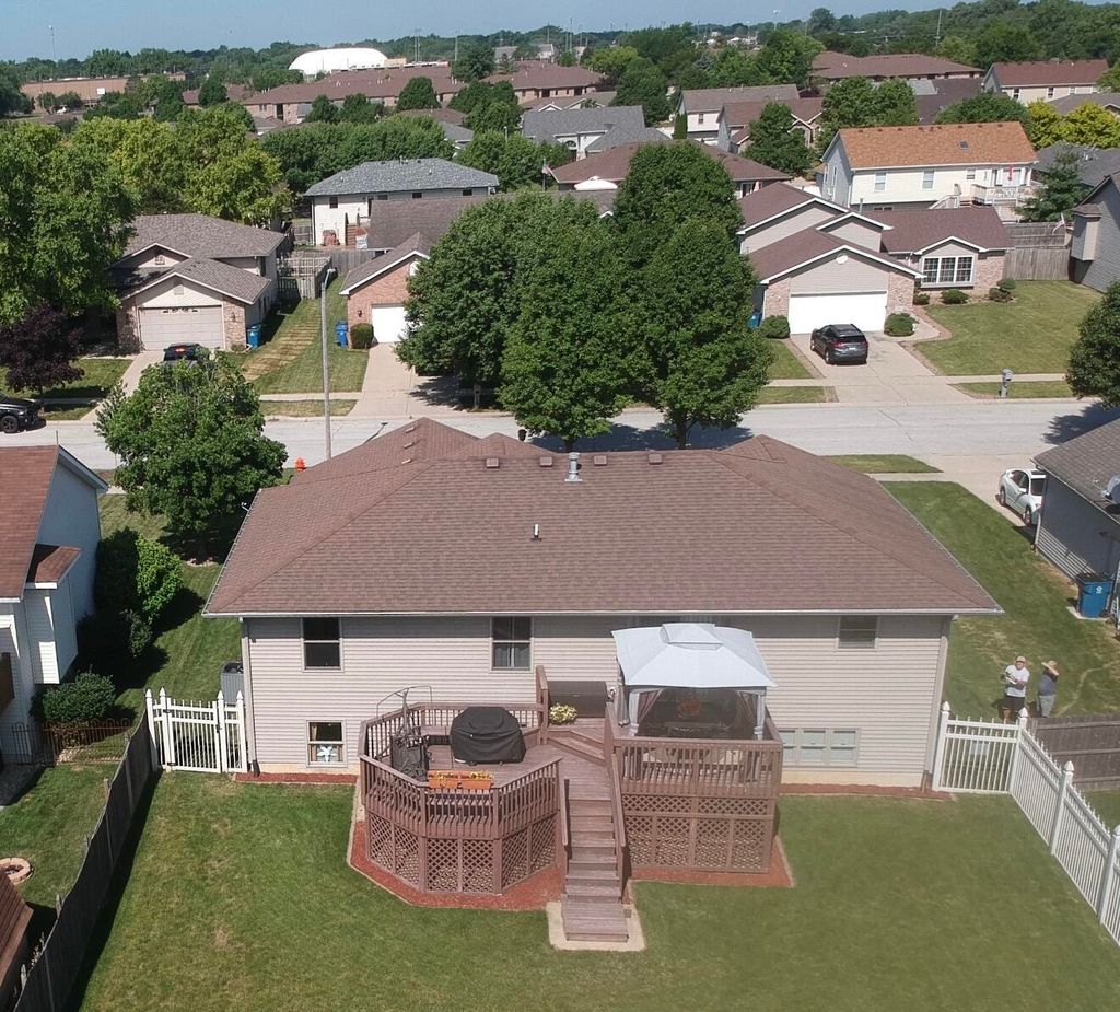 Photo of 1344 Center Creek Drive, Crown Point, IN 46307 (MLS # 833230)