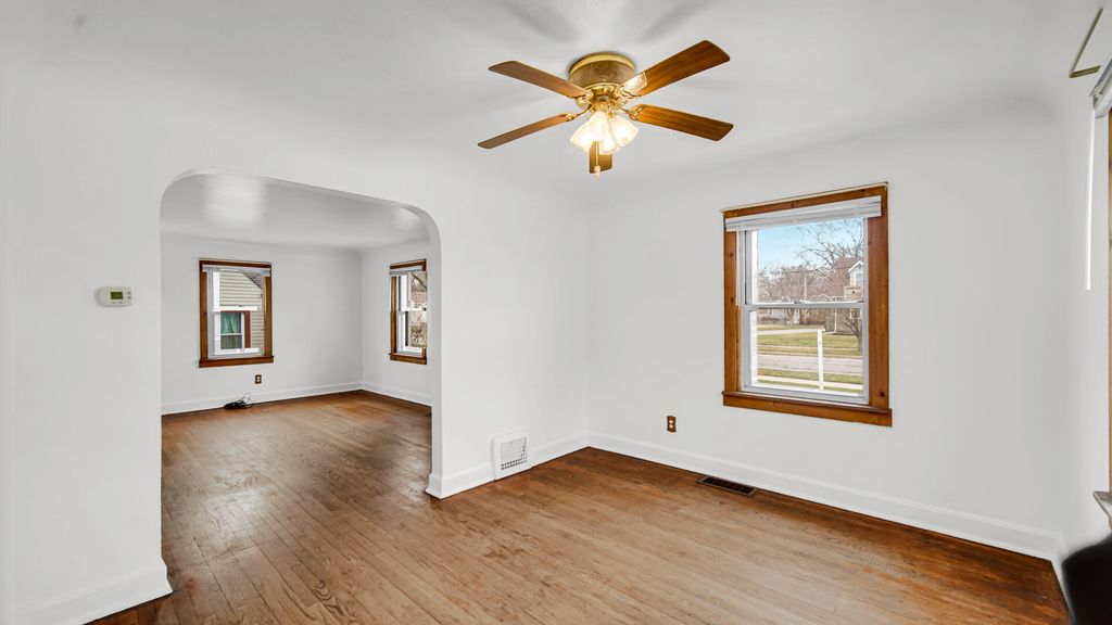 Photo of 7620 New Hampshire Avenue, Hammond, IN 46323 (MLS # 835289)