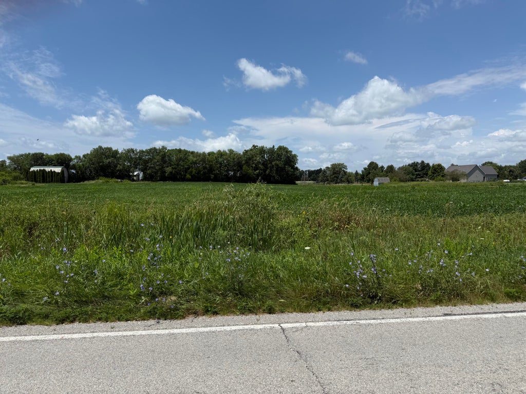 Photo of 14278 S County Line Road, Hebron, IN 46341 (MLS # 842546)