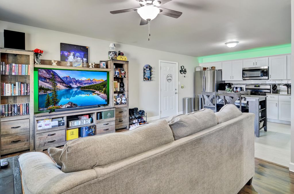 Photo of 1705 E 33rd Place, Hobart, IN 46342 (MLS # 835934)