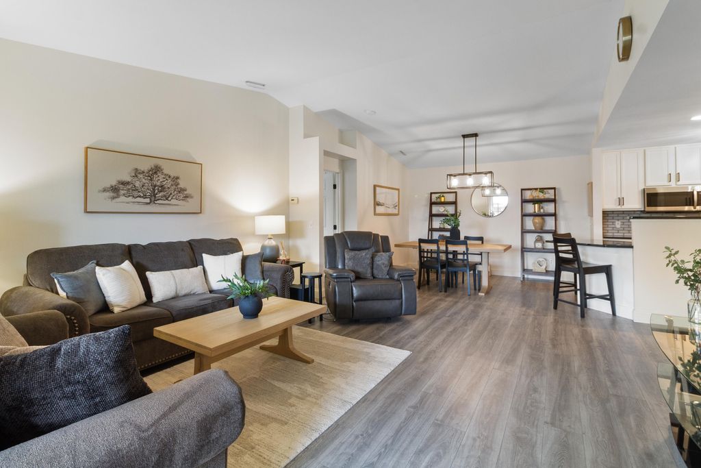 Photo of 9815 Wildwood Court #2c, Highland, IN 46322 (MLS # 837738)