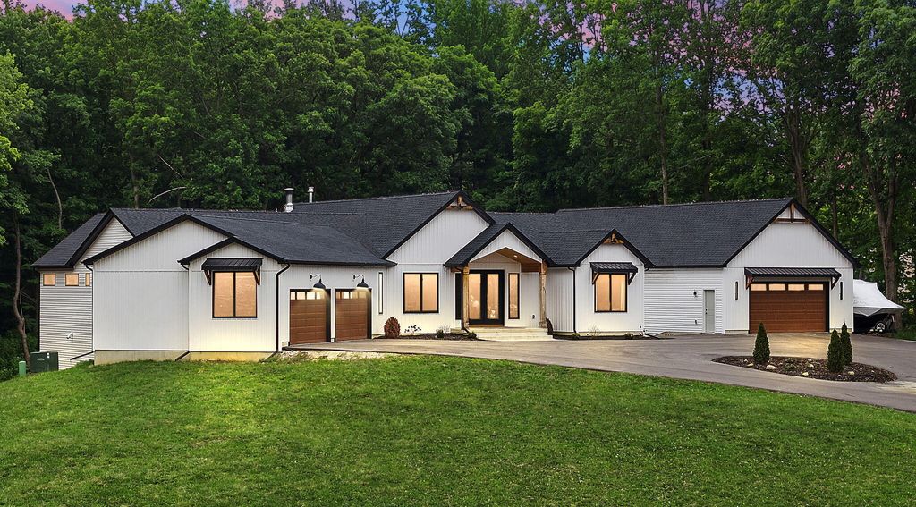 Photo of 151 County Rd 350 W, Valparaiso, IN 46385 (MLS # 839122)