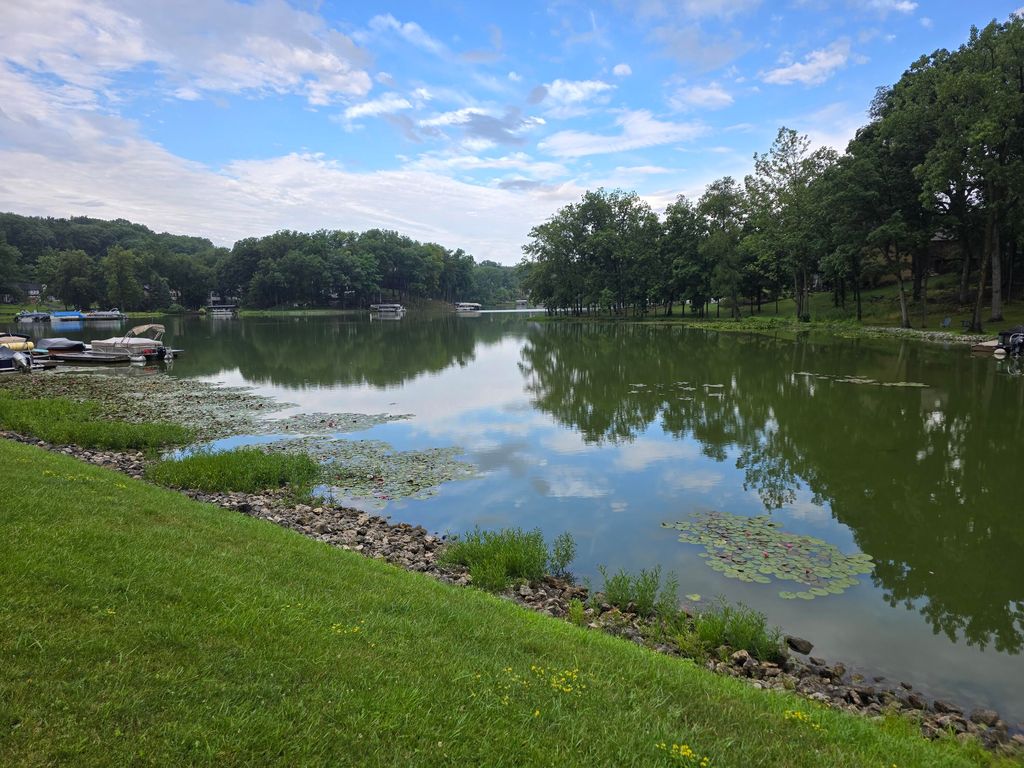 Photo of 464 Roxbury Road, Valparaiso, IN 46385 (MLS # 838078)