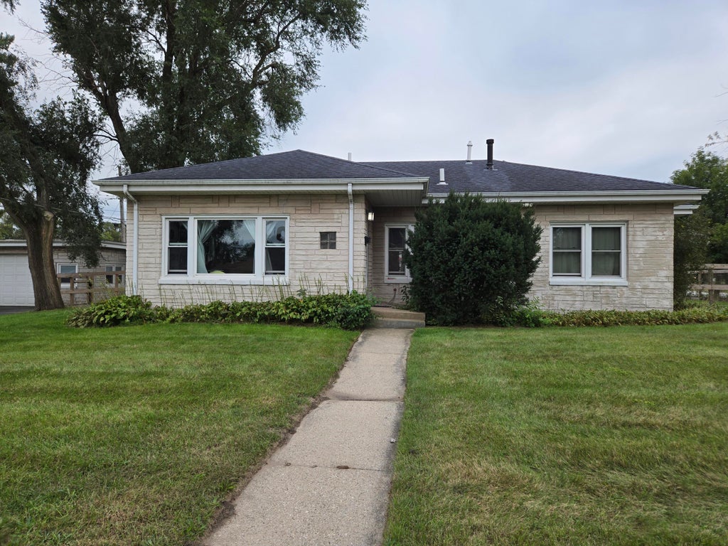 Photo of 145 N Wood Street, Griffith, IN 46319 (MLS # 845829)
