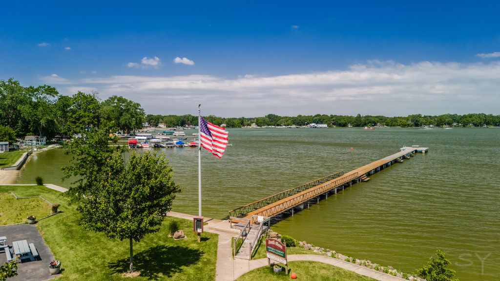 Photo of 14513 Lake Shore Drive, Cedar Lake, IN 46303 (MLS # 833043)