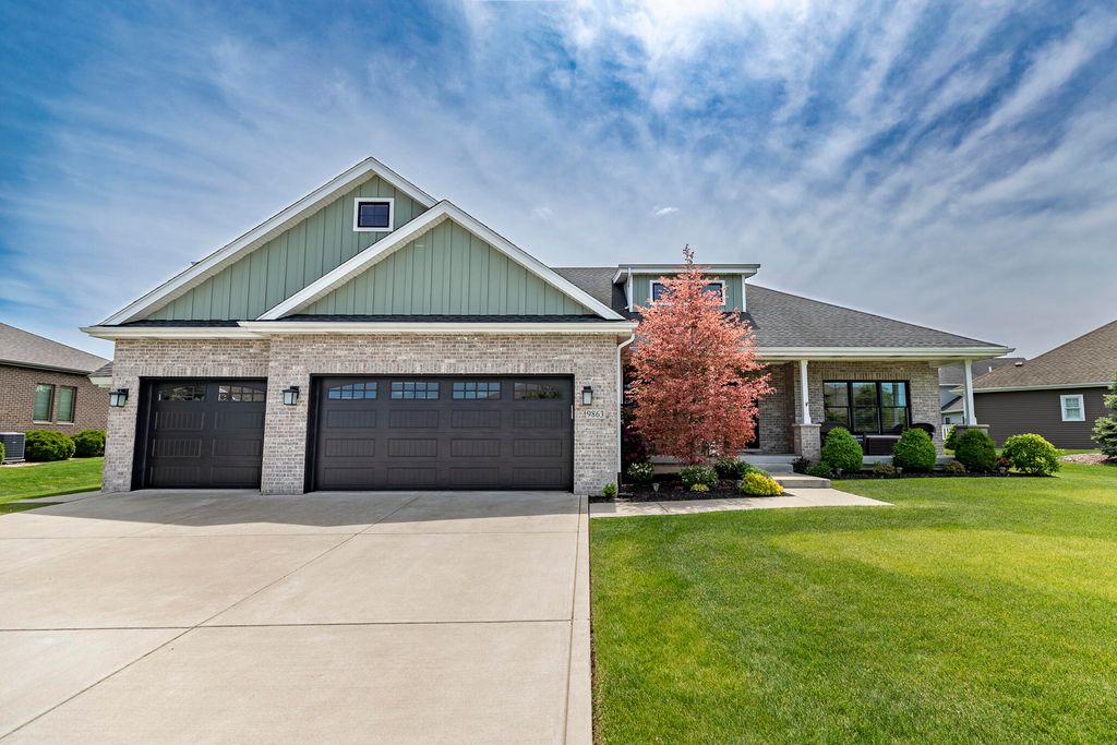 Photo of 9863 Elle Avenue, Saint John, IN 46373 (MLS # 839438)