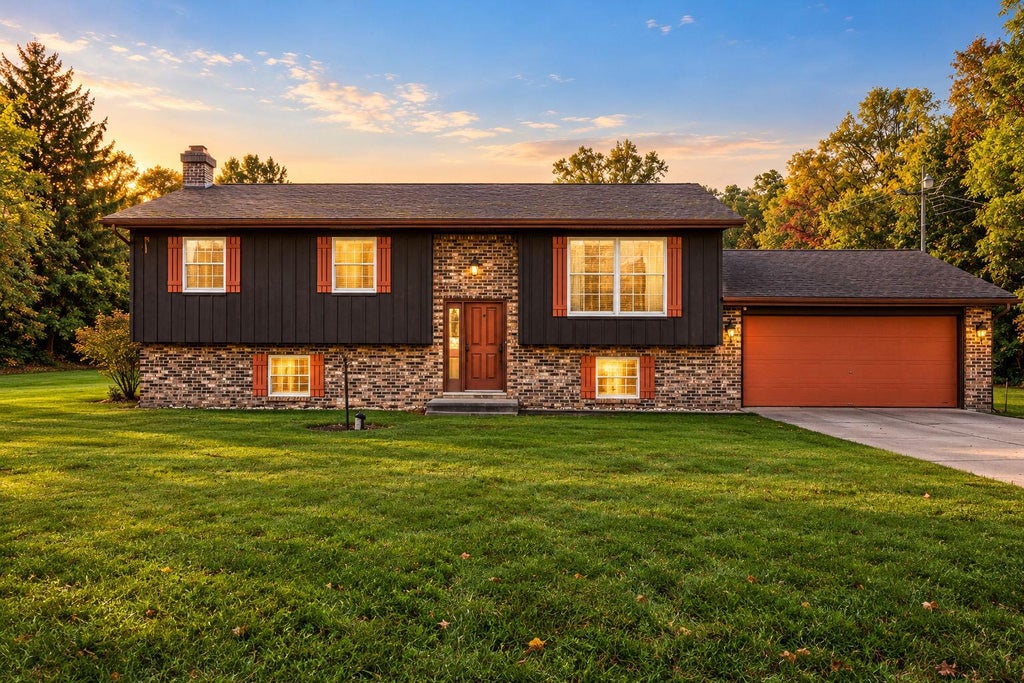 Photo of 354 E 1300 N, Chesterton, IN 46304 (MLS # 846693)