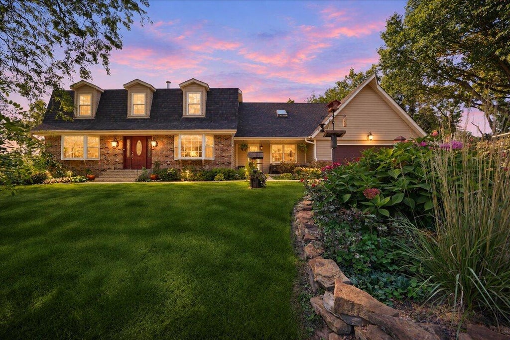 Photo of 628 Hazelwood Path, Valparaiso, IN 46385 (MLS # 846289)
