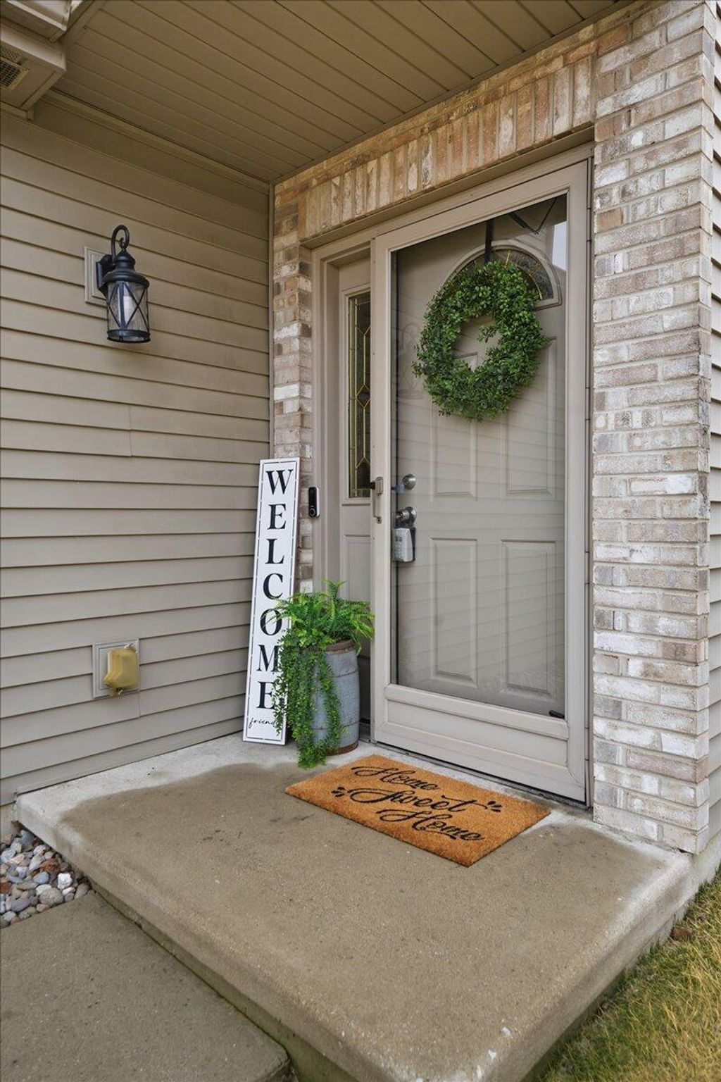 Photo of 3049 Topaz Drive, Hobart, IN 46342 (MLS # 835007)