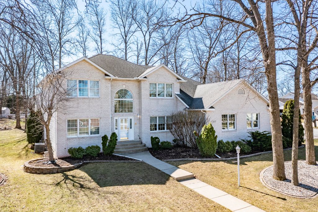 Photo of 5037 E 70th Avenue, Schererville, IN 46375 (MLS # 835286)