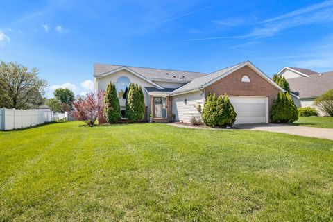 Single Family Residence in Crown Point IN 1249 Creekview Drive.jpg