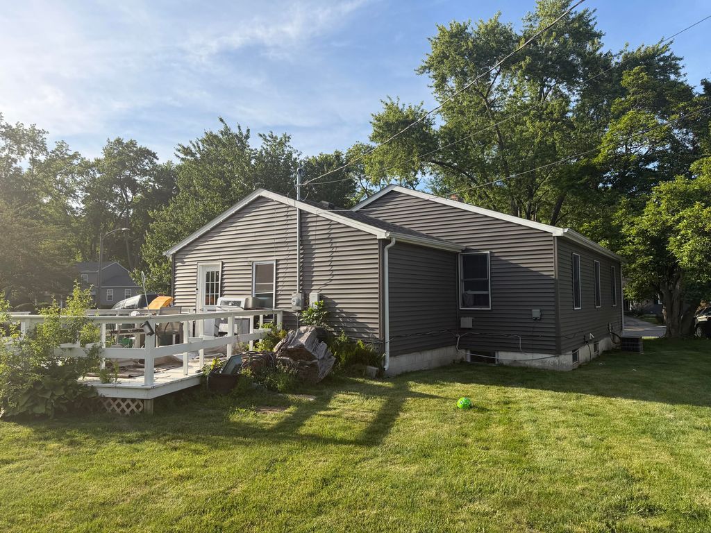Photo of 102 Northview Drive, Valparaiso, IN 46383 (MLS # 839729)