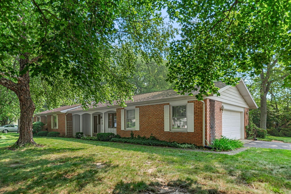 Photo of 3702 Harmony Court, Valparaiso, IN 46383 (MLS # 842495)