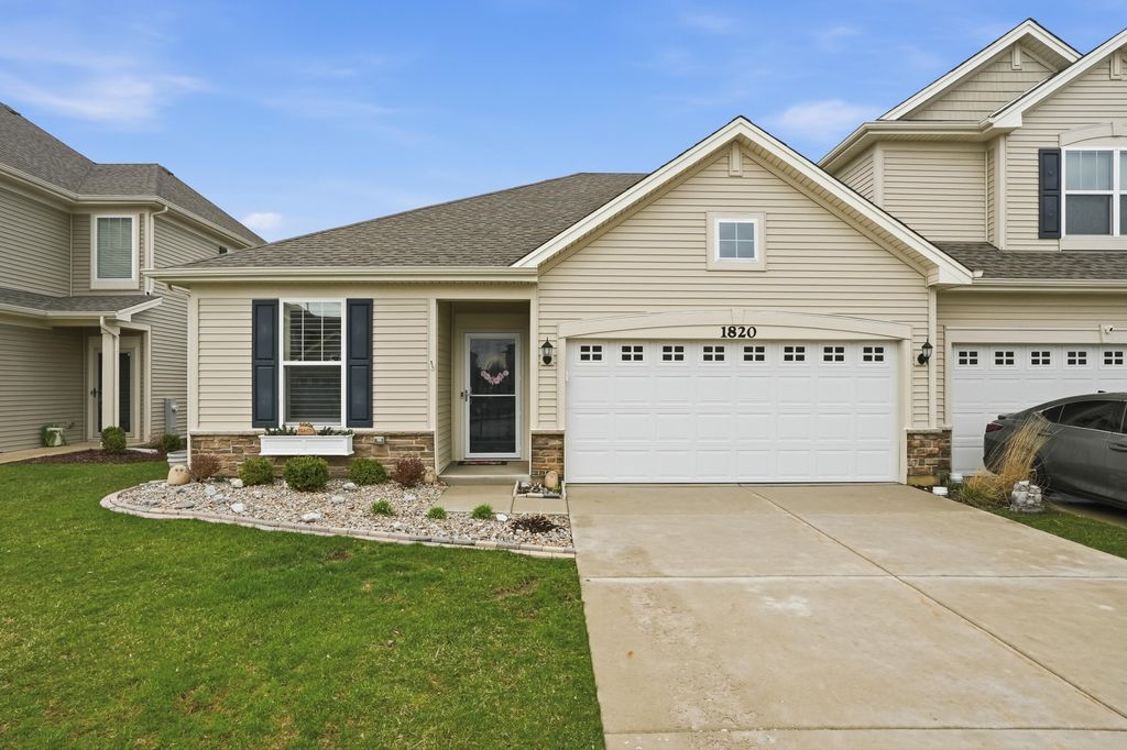 Photo of 1820 E 110th Place, Crown Point, IN 46307 (MLS # 836601)