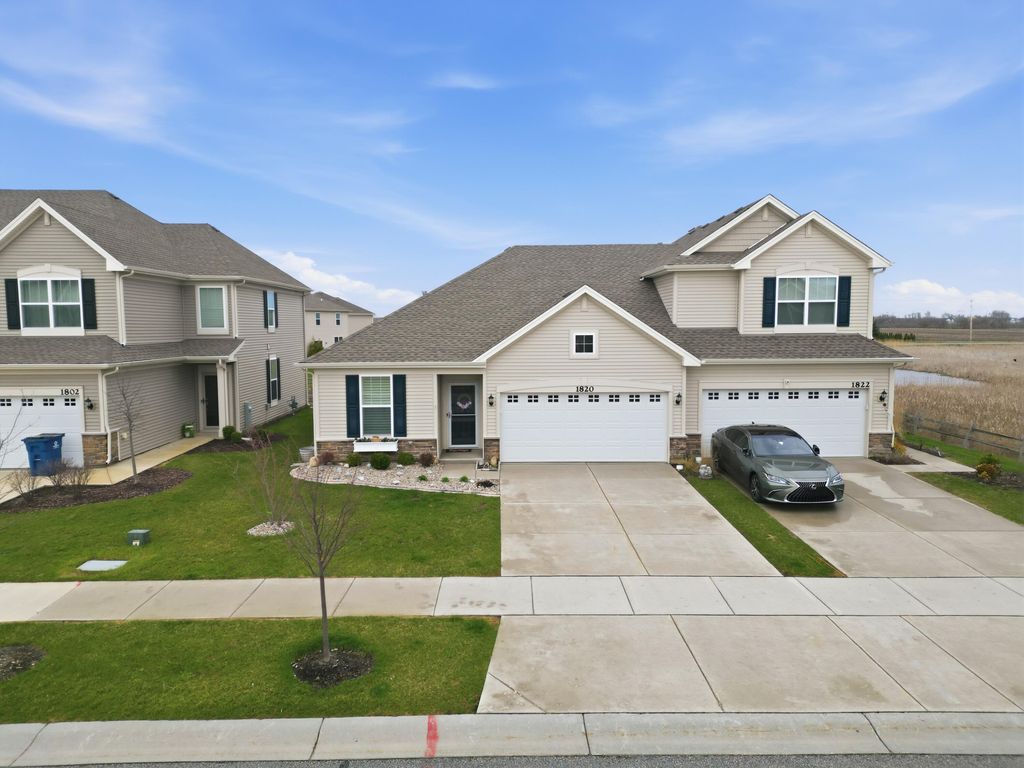 Photo of 1820 E 110th Place, Crown Point, IN 46307 (MLS # 836601)