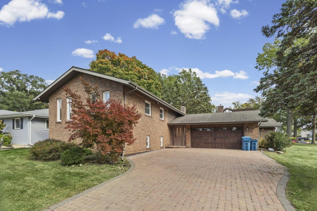 Photo of 1935 Kennedy Avenue, Schererville, IN 46375 (MLS # 846840)