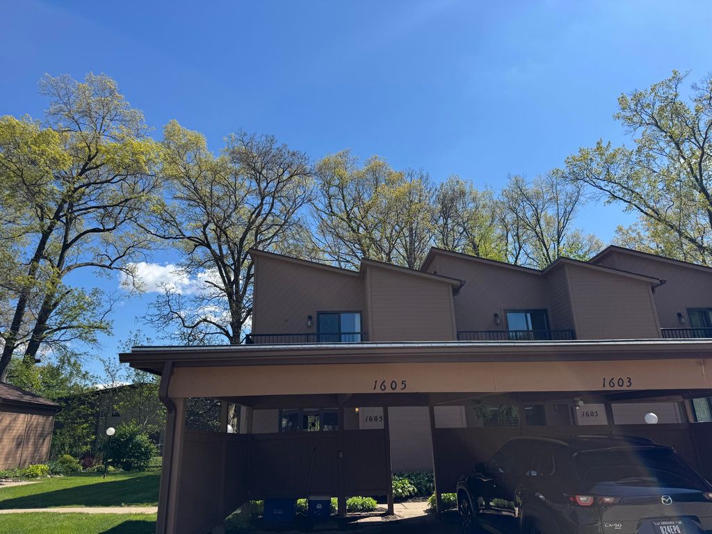 Photo of 1605 Earthstone Drive, Valparaiso, IN 46383 (MLS # 838258)