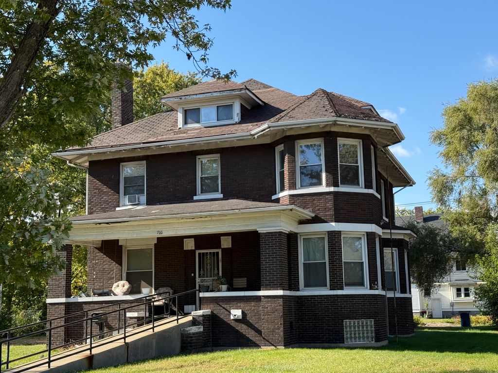 Photo of 700 Jackson Street, Gary, IN 46402 (MLS # 831502)