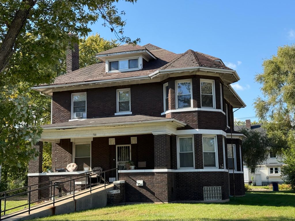 Photo of 700 Jackson Street, Gary, IN 46402 (MLS # 831502)