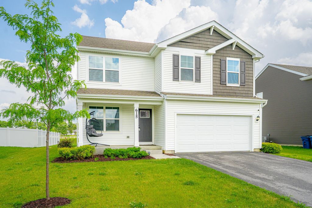 Photo of 615 Ensign Place, Hebron, IN 46341 (MLS # 840441)