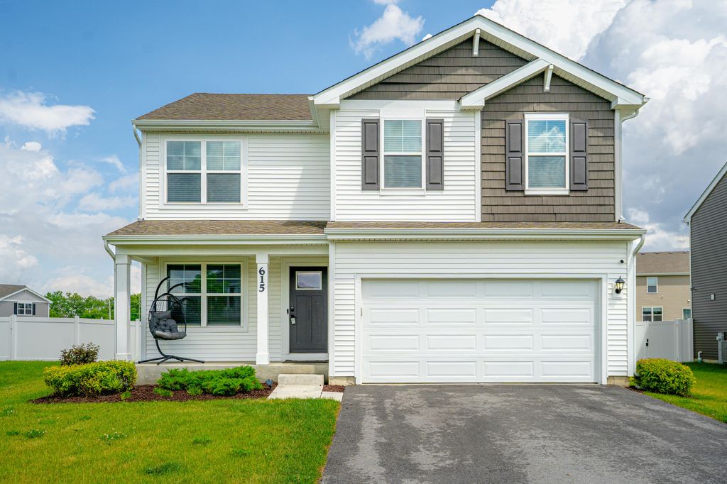 Photo of 615 Ensign Place, Hebron, IN 46341 (MLS # 840441)