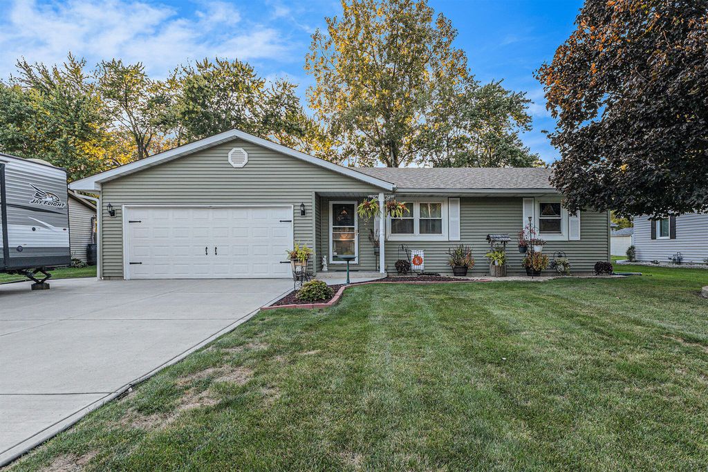 Photo of 612 S 22nd Street, Chesterton, IN 46304 (MLS # 829485)