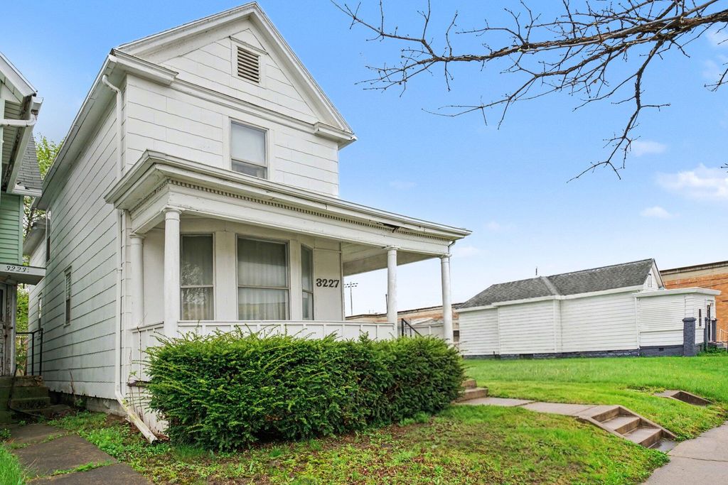 Photo of 3227 S Calhoun Street, Fort Wayne, IN 46807 (MLS # 837460)