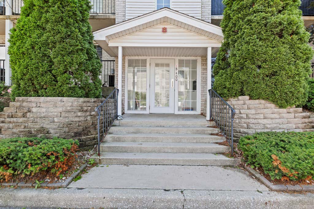 Photo of 400 Sturdy Road #5b, Valparaiso, IN 46383 (MLS # 841310)