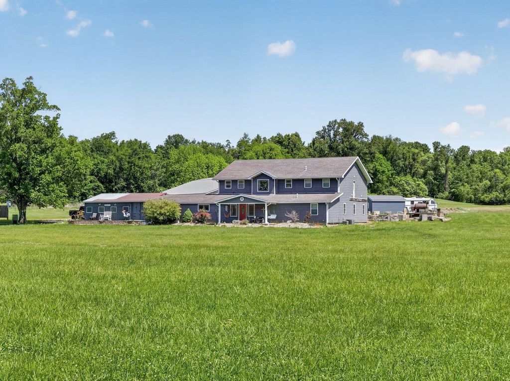 Photo of 1804 N Prullage Road, Vincennes, IN 47591 (MLS # 838814)