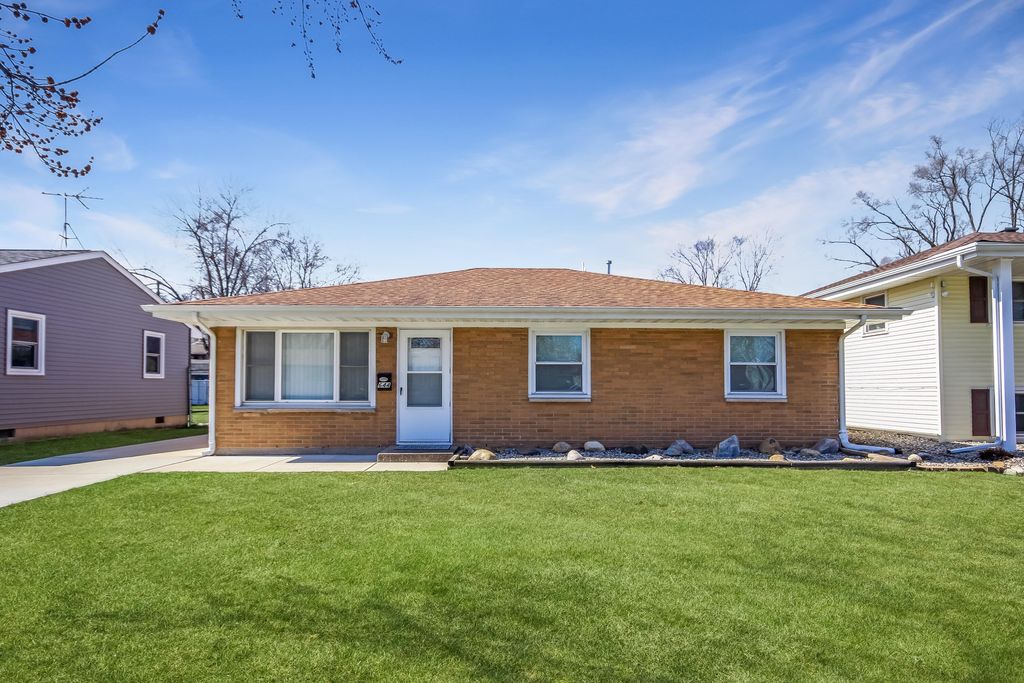 Photo of 644 N Glenwood Street, Griffith, IN 46319 (MLS # 835838)