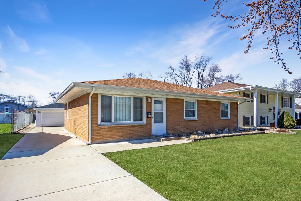 Photo of 644 N Glenwood Street, Griffith, IN 46319 (MLS # 835838)